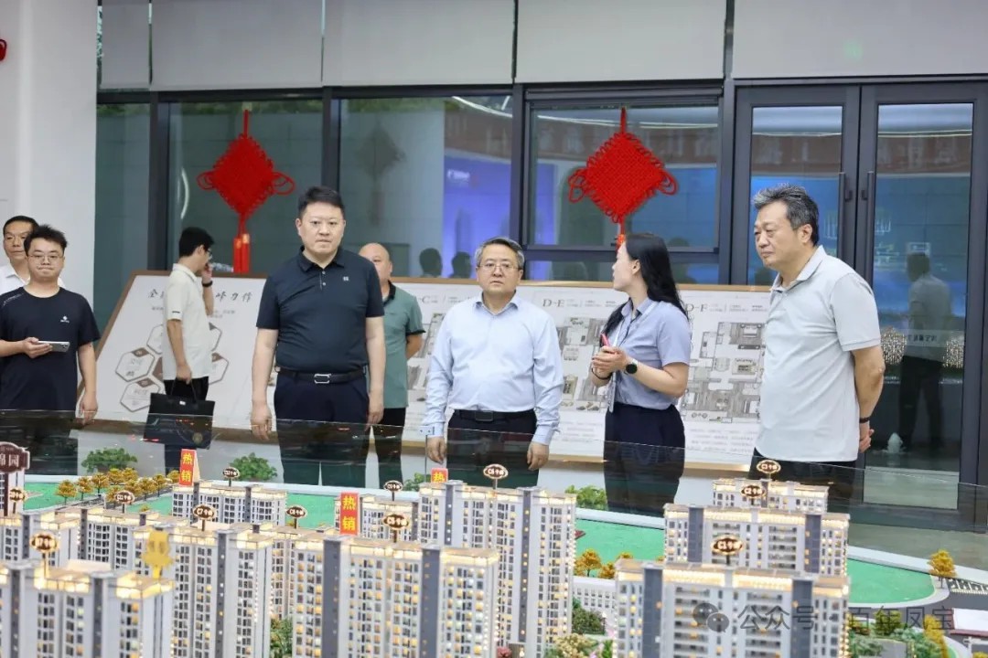 黄明海到必一在线官网（中国）澜庭调研指导工作