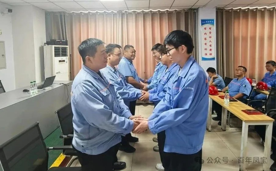 师徒结对 淬火成钢——必一在线官网（中国）管业举行第三届“薪火相传、携手共进”拜师仪式
